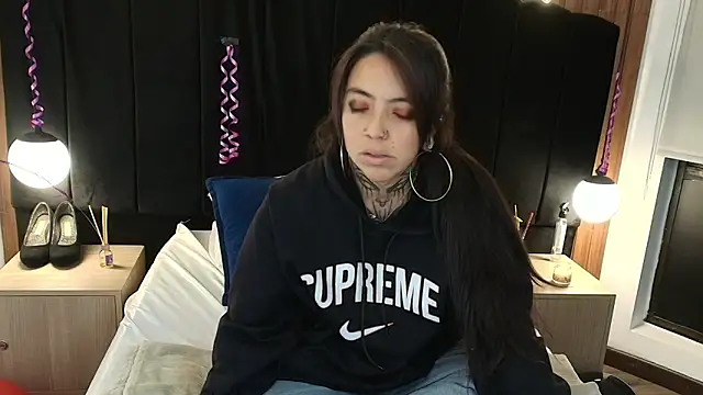 LiaMonroee  online show from March 26, 2026, 12:03 pm