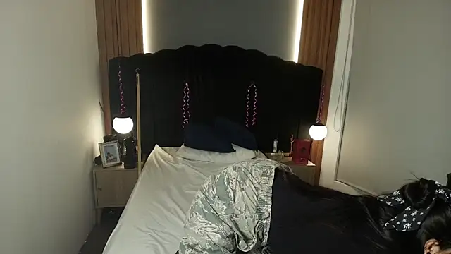 LiaMonroee  online show from April 1, 2026, 11:55 am