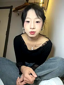 jingjing005 online show from December 4, 2025, 6:45 am