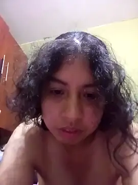 Snapshot of Syndel23 chatting on February 23, 2026, 11:38 pm Syndel23 online show from February 23, 2026, 11:38 pm