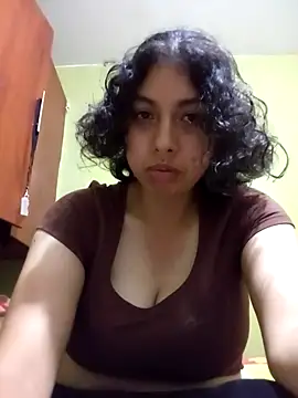 Snapshot of Syndel23 chatting on February 17, 2026, 3:04 am Syndel23 online show from February 17, 2026, 3:04 am