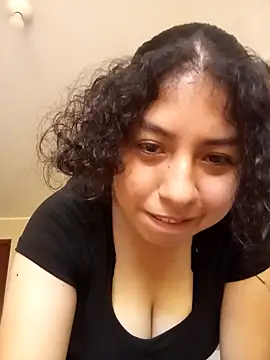 Snapshot of Syndel23 chatting on February 20, 2026, 12:51 pm Syndel23 online show from February 20, 2026, 12:51 pm