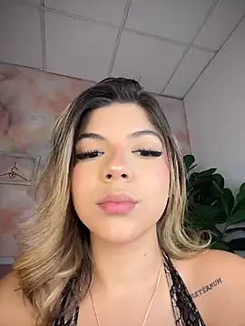Snapshot of AngelBlushXXX chatting on June 19, 2026, 9:09 pm AngelBlushXXX online show from June 19, 2026, 9:09 pm