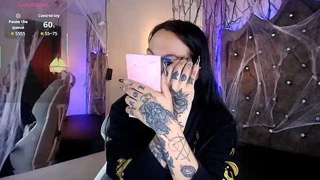 Zami Escobar of online show from November 5, 2025, 5:38 pm