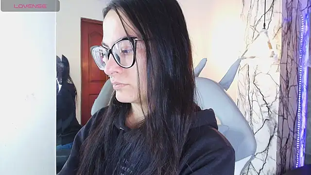 Zami Escobar of online show from October 14, 2025, 7:03 pm