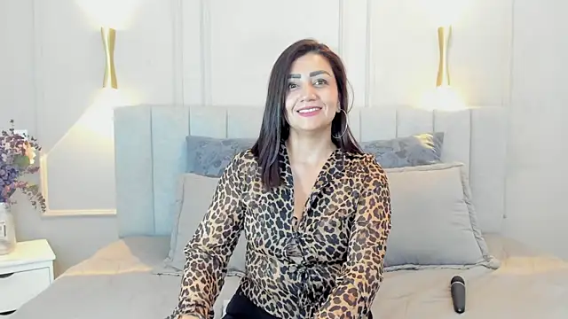 victoria bourne online show from October 28, 2025, 7:35 pm