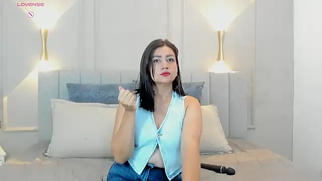 victoria bourne online show from November 17, 2025, 7:29 pm