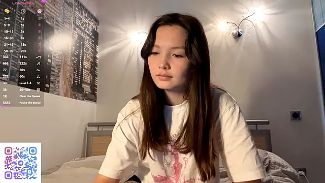 KiraVelvet online show from September 20, 2025, 6:29 am