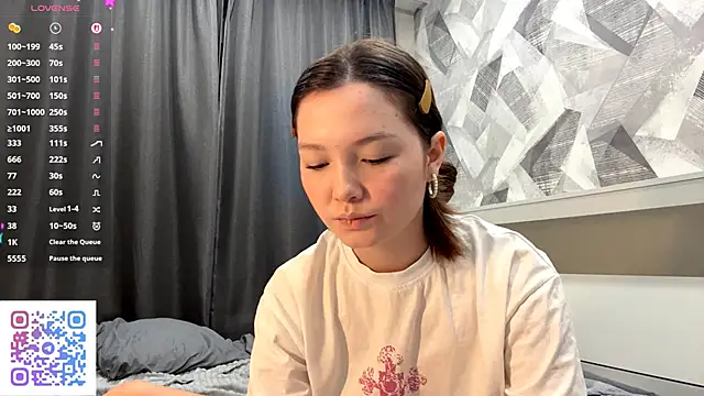 KiraVelvet online show from October 26, 2025, 4:18 pm