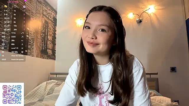 KiraVelvet online show from September 19, 2025, 9:46 am