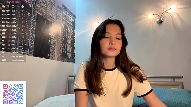 KiraVelvet online show from September 27, 2025, 8:09 am