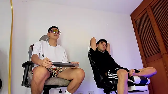 sotooliver3 online show from March 1, 2026, 8:20 pm