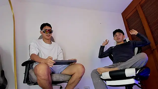 sotooliver3 online show from February 13, 2026, 7:03 pm