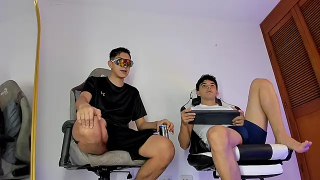 sotooliver3 online show from February 19, 2026, 9:56 pm