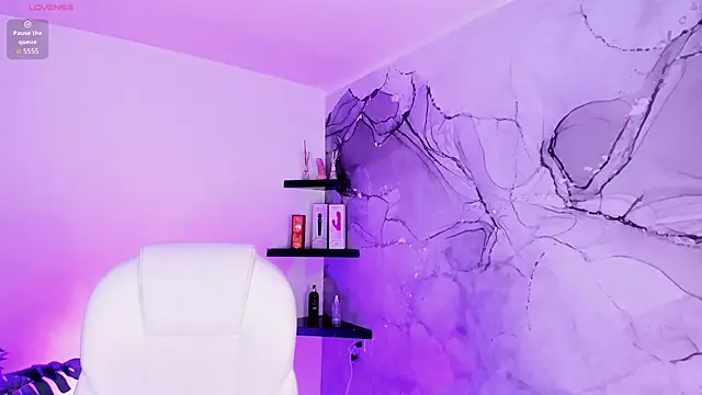 Lilokat  online show from October 18, 2025, 2:35 am