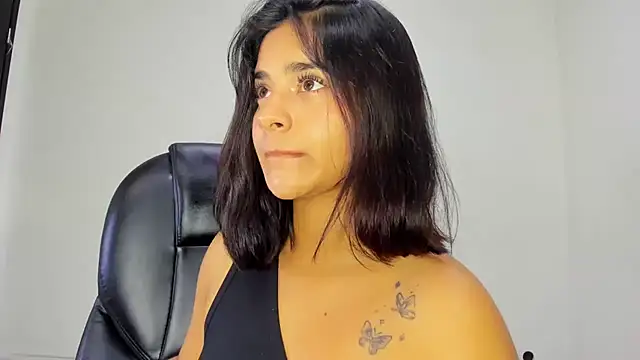 ScarletDoll online show from November 14, 2025, 3:43 am