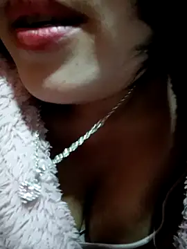 maycuc123 online show from November 30, 2025, 2:56 am