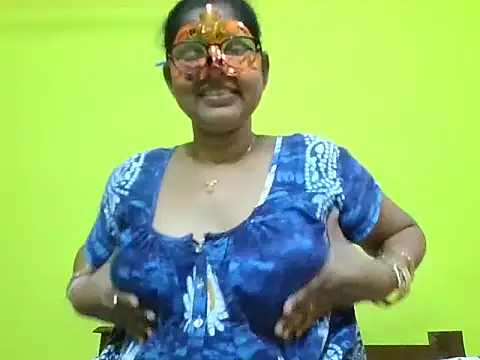 Snapshot of kavya1 chatting on September 18, 2025, 3:53 am kavya1 online show from September 18, 2025, 3:53 am