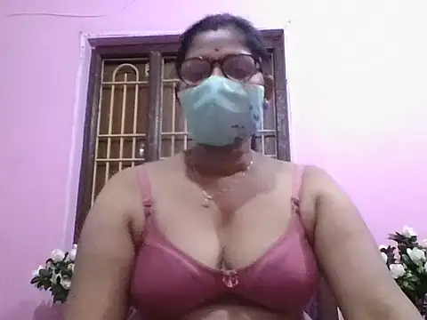 Snapshot of kavya1 chatting on November 18, 2025, 3:04 pm kavya1 online show from November 18, 2025, 3:04 pm