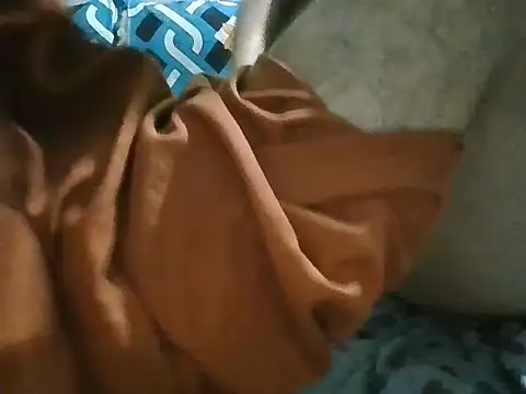 Roshani hoty online show from February 5, 2026, 6:59 pm