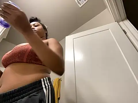 princesslivv online show from October 14, 2025, 8:53 pm