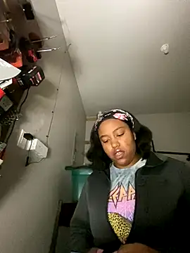 princesslivv online show from October 27, 2025, 3:29 am