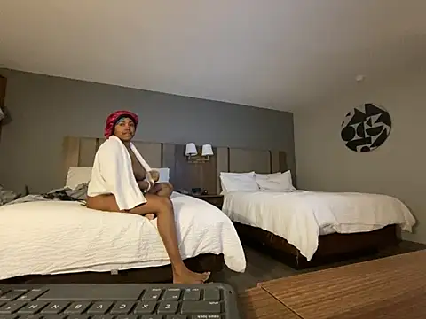 princesslivv online show from February 13, 2026, 7:41 am