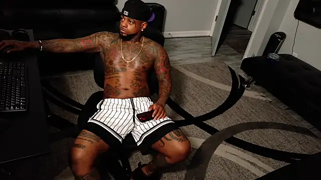 SLANGONDEMHOES online show from March 12, 2026, 6:28 am