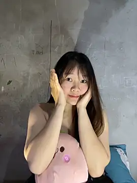 Hinne07 online show from December 5, 2025, 2:54 am