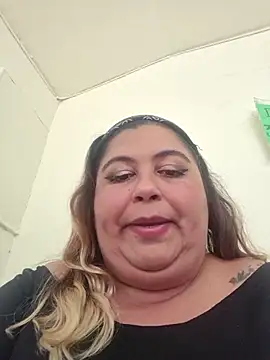 Snapshot of curvy_diva_ chatting on September 23, 2025, 9:55 pm curvy diva online show from September 23, 2025, 9:55 pm