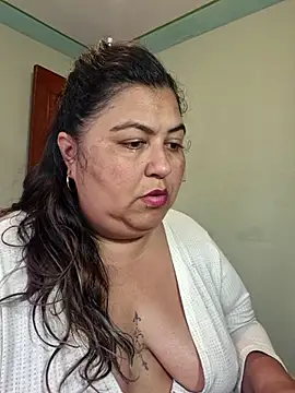 curvy diva  online show from March 13, 2026, 12:43 pm