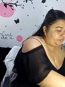 Snapshot of curvy_diva_ chatting on September 25, 2025, 11:16 am curvy diva online show from September 25, 2025, 11:16 am