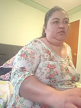 curvy diva  online show from January 13, 2026, 11:36 am