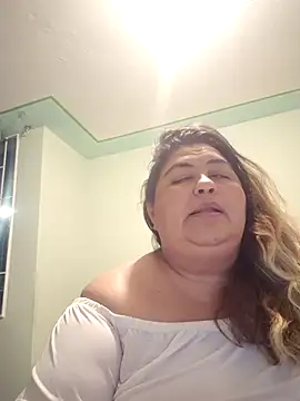 curvy diva  online show from November 27, 2025, 11:49 pm