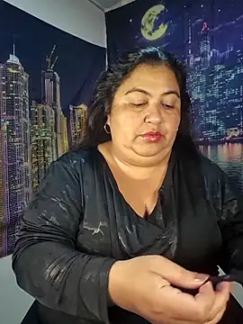 curvy diva  online show from April 17, 2026, 9:56 am