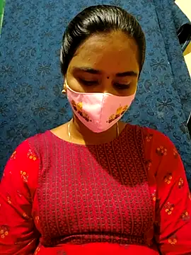 mini-queen online show from October 19, 2025, 8:17 am