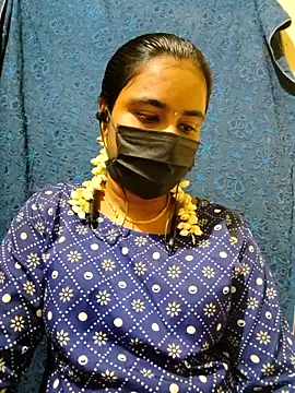 mini-queen online show from April 22, 2026, 11:28 am