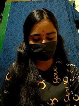 mini-queen online show from October 28, 2025, 5:23 pm