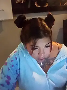 snow belle online show from October 21, 2025, 8:58 am