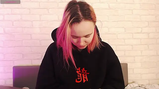 Ericha Stone online show from January 8, 2026, 1:22 am