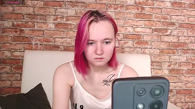 Ericha Stone online show from October 16, 2025, 3:15 am