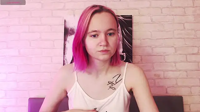 Ericha Stone online show from October 8, 2025, 1:18 am