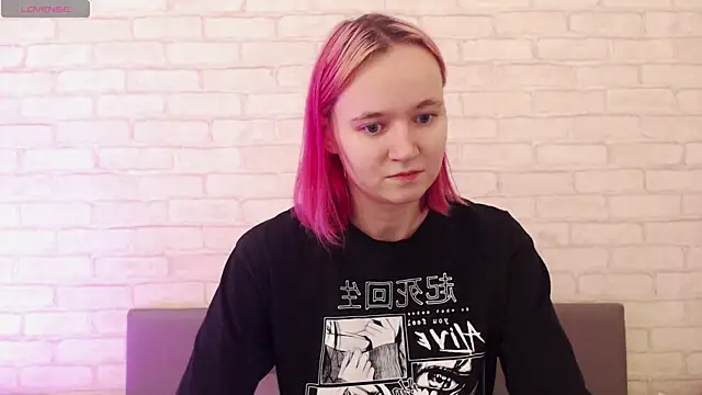 Ericha Stone online show from October 21, 2025, 8:03 am