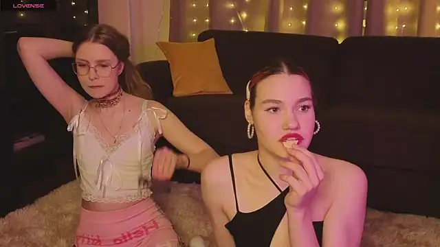 MauraSpurrier online show from September 24, 2025, 6:58 pm