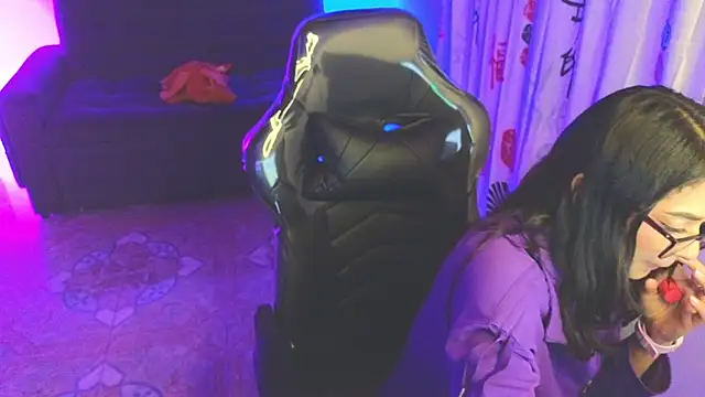 Gia flame  online show from September 19, 2025, 3:21 am