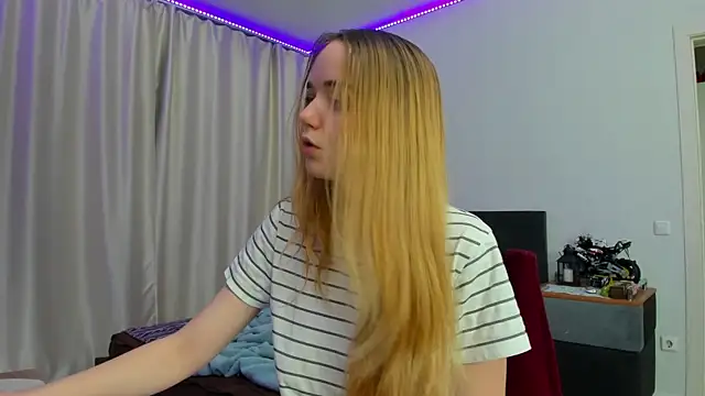 JanetShy online show from October 2, 2025, 11:02 am