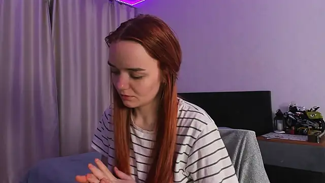 JanetShy online show from October 28, 2025, 7:07 am