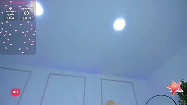 Emilywillis8 online show from November 13, 2025, 1:04 pm