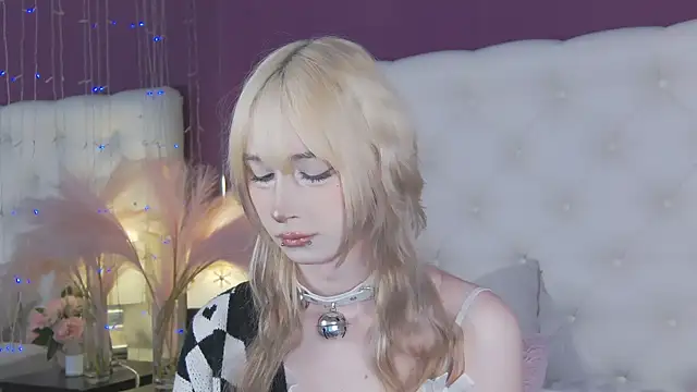 Snapshot of cutetomie chatting on February 28, 2026, 8:19 pm cutetomie online show from February 28, 2026, 8:19 pm