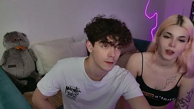 Alice18James online show from September 25, 2025, 6:41 am